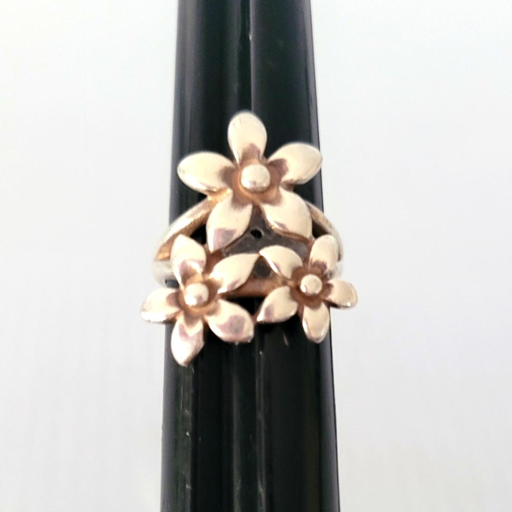 Retired James Avery Triple Flower Ring Size 6 Sterling Silver